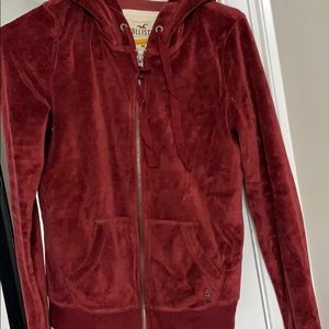 red hollister jacket w hood